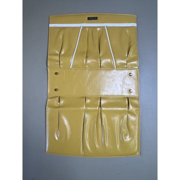 Miche Classic Hayley Purse Insert With 4 Interchangeable Magnetic Covers - Picture 15 of 16